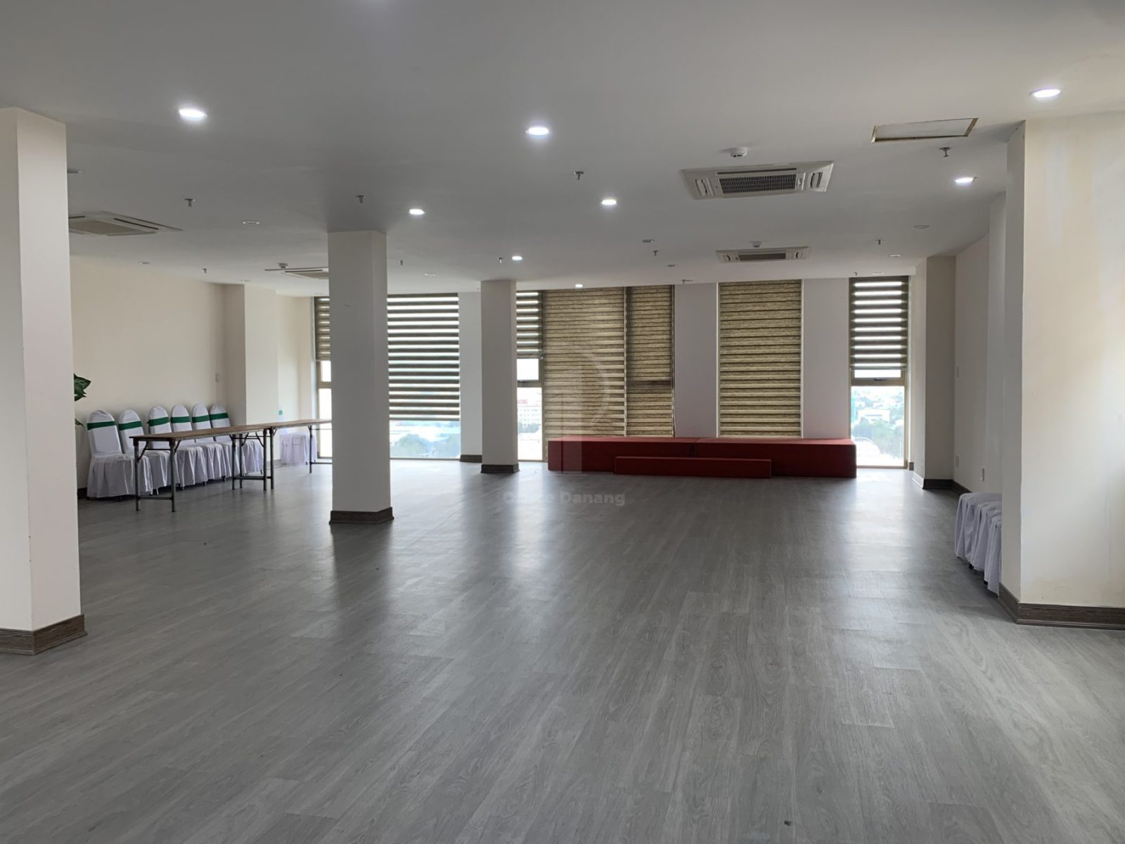 Toà nhà KHÁCH SẠN BIỂN VÀNG