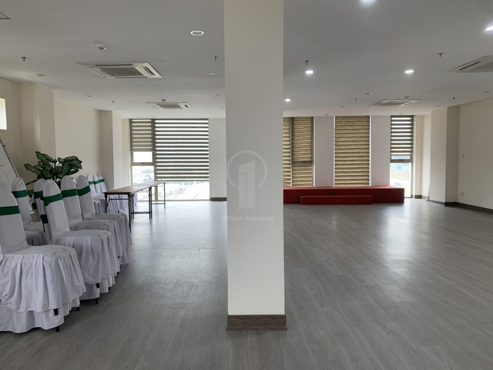 Toà nhà KHÁCH SẠN BIỂN VÀNG