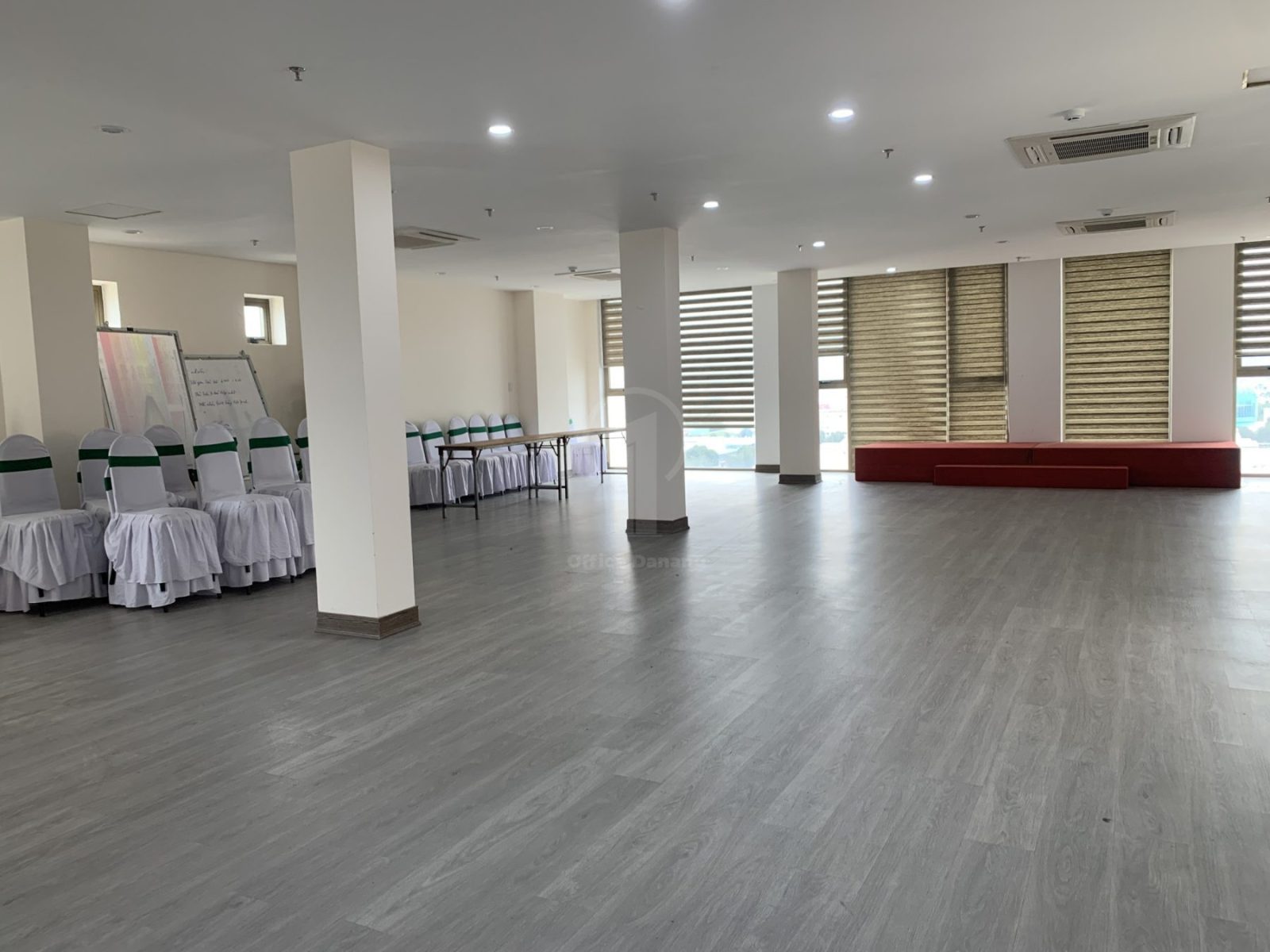 Toà nhà KHÁCH SẠN BIỂN VÀNG